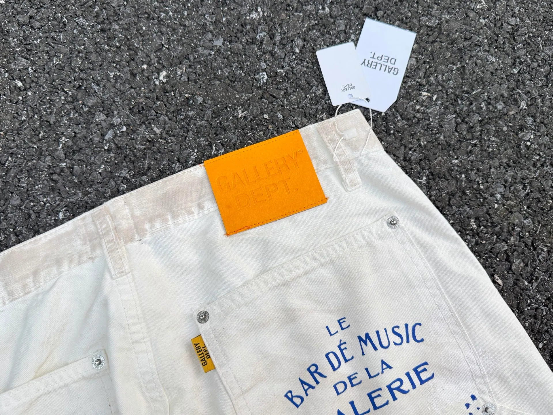 P270💰GA05 GALLERY DEPT. Dirty touch, splashed ink, hand-painted graffiti, washed, distressed, damaged, micro-flared casual overalls. Code number: 28 30 32 34 36